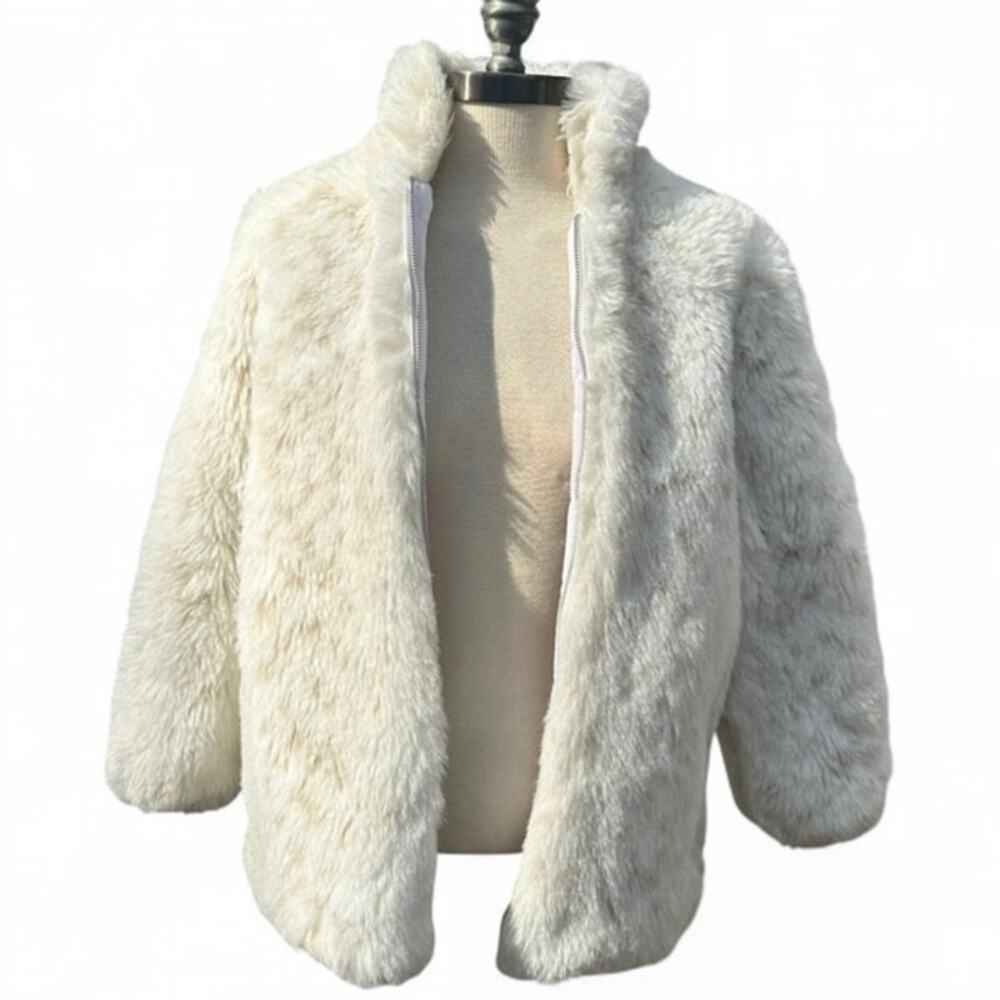 VTG Winter Fox White Zip Jacket No Tags But Doesn’t Feel Real M/L *Measurements*